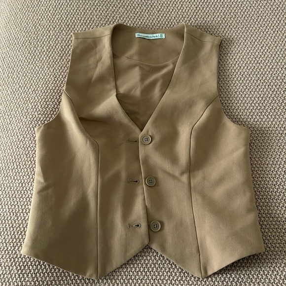 Abercrombie button up vest - Picture 1 of 4